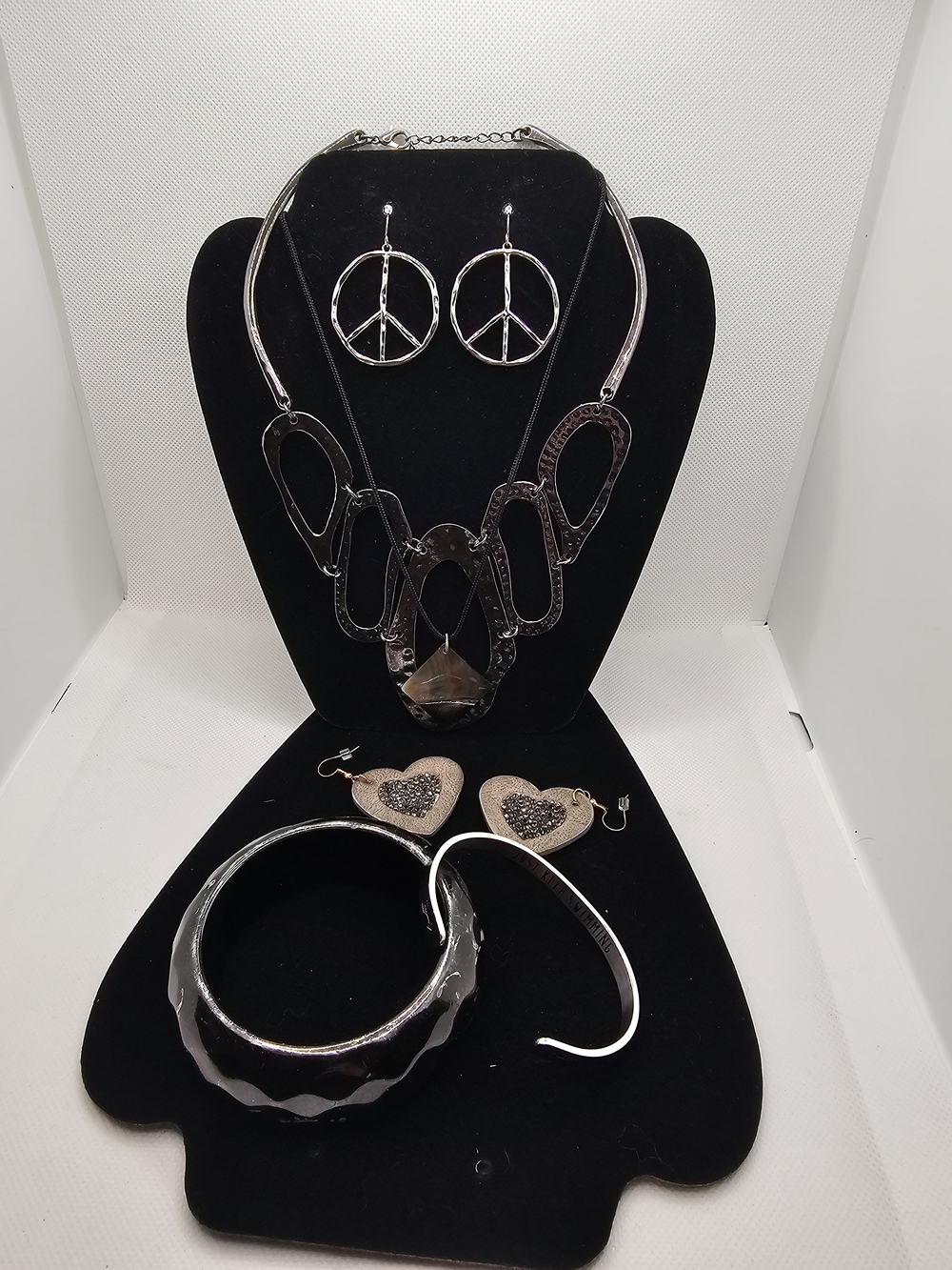Silver Tone Jewelry Set